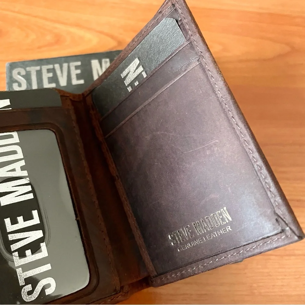 NIB Steve Madden Leather Trifold Wallet
